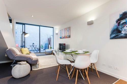 Complete Host Aqualuna Apartments
