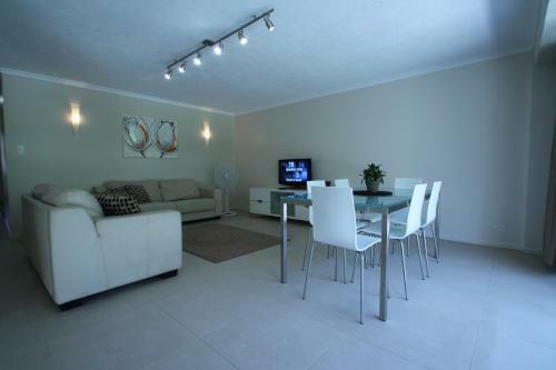 La Mer Holiday Apartments