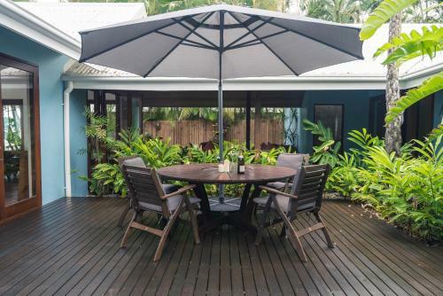 Frangipani Beach House - Newell Beach