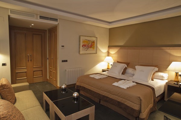 Nexus Benalmadena Suites & Apartments