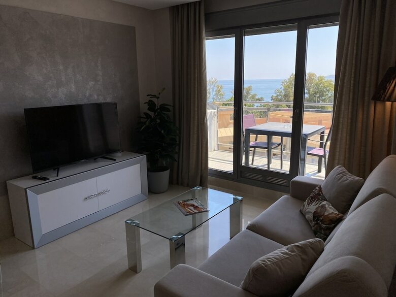 Nexus Benalmadena Suites & Apartments