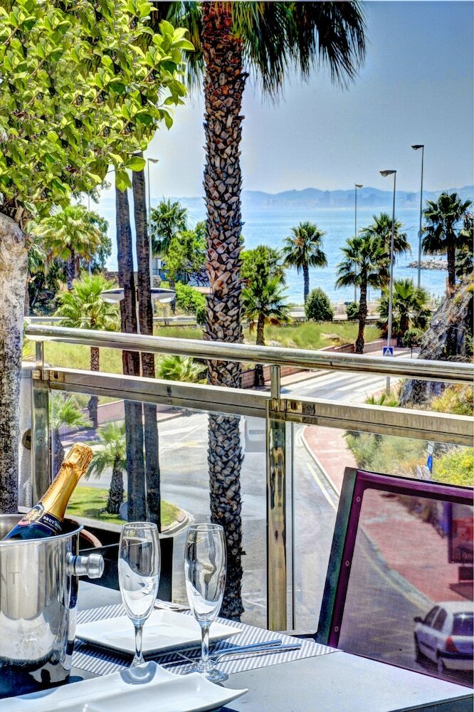 Nexus Benalmadena Suites & Apartments