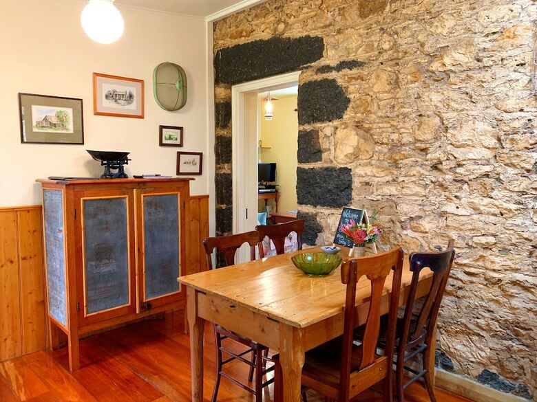 Bed & Breakfast Cherry Plum Cottages