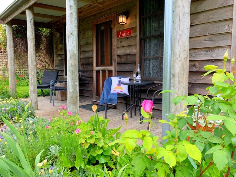 Bed & Breakfast Cherry Plum Cottages