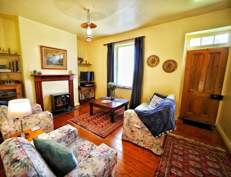 Bed & Breakfast Cherry Plum Cottages
