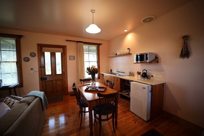 Bed & Breakfast Cherry Plum Cottages