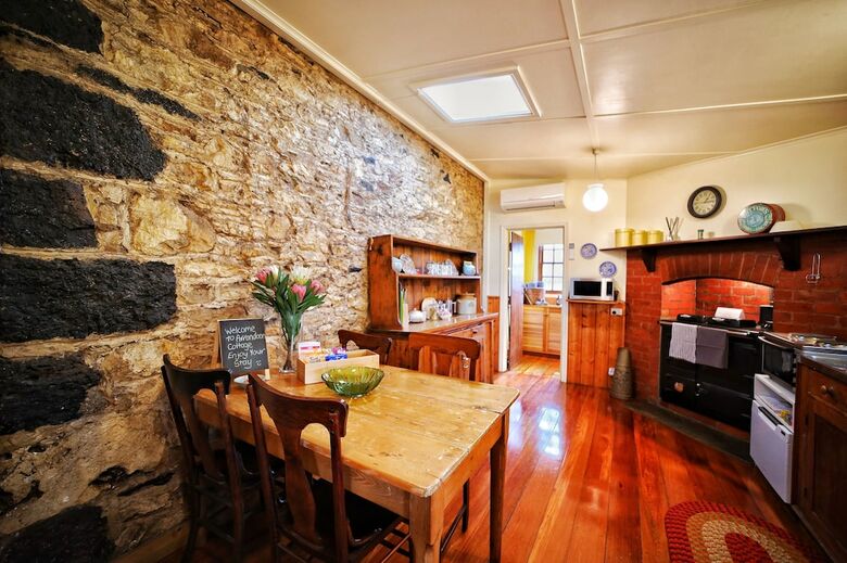 Bed & Breakfast Cherry Plum Cottages