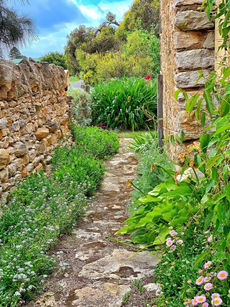 Bed & Breakfast Cherry Plum Cottages