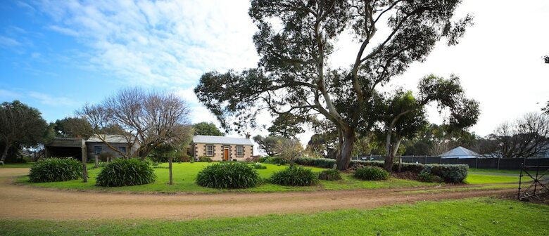 Bed & Breakfast Cherry Plum Cottages