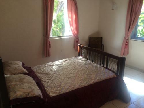 Spacious White House Villa 1 To Sandy Beaches