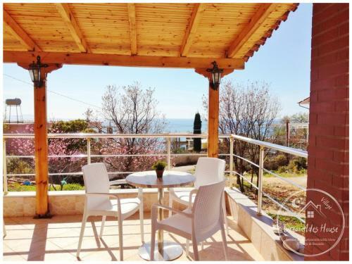 Hostal Dreamades House - Village