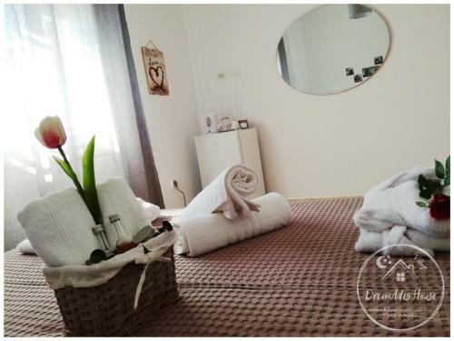 Hostal Dreamades House - Village