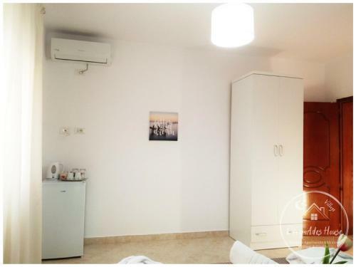 Hostal Dreamades House - Village