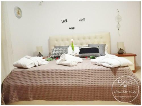 Hostal Dreamades House - Village