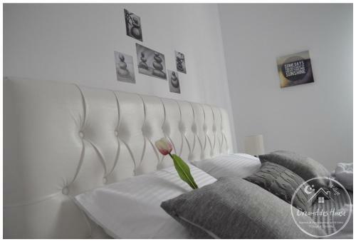 Hostal Dreamades House - Village