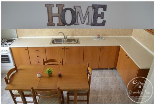 Hostal Dreamades House - Village
