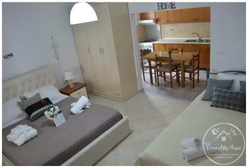 Hostal Dreamades House - Village