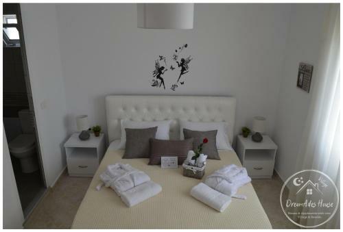 Hostal Dreamades House - Village
