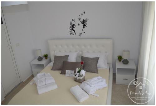 Hostal Dreamades House - Village