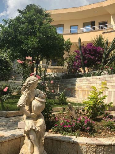 La'mer Hotel