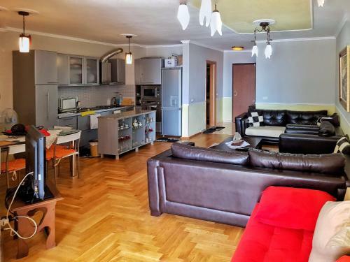 Modern 2 Room City Apartment