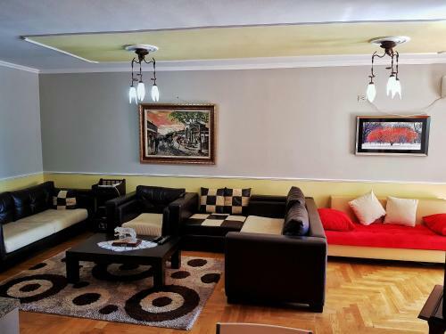 Modern 2 Room City Apartment
