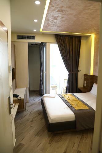Vila One Beach Hotel