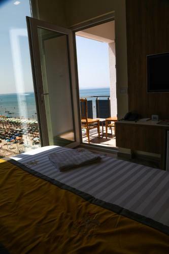 Vila One Beach Hotel