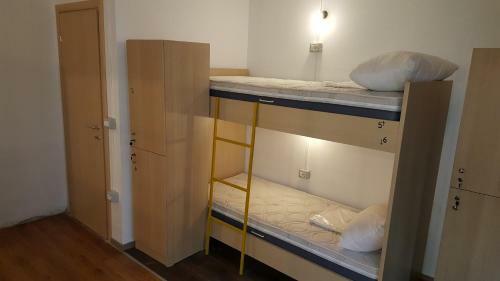 Pashai Hostel And Pizza Bar