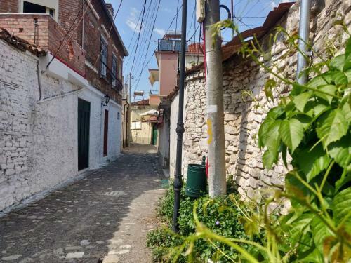 Hostal Private Room Historic Center Elbasan