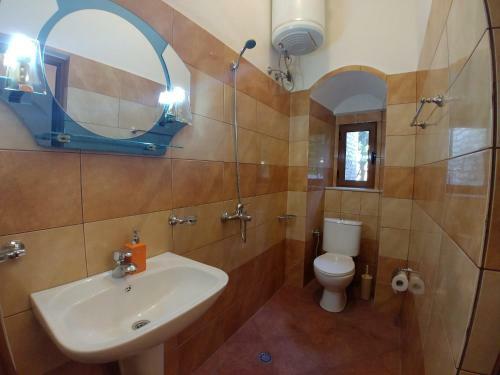 Hostal Guest House Urat