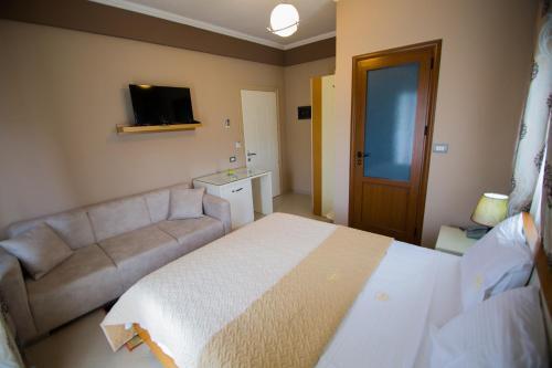Dea Hotel 2002