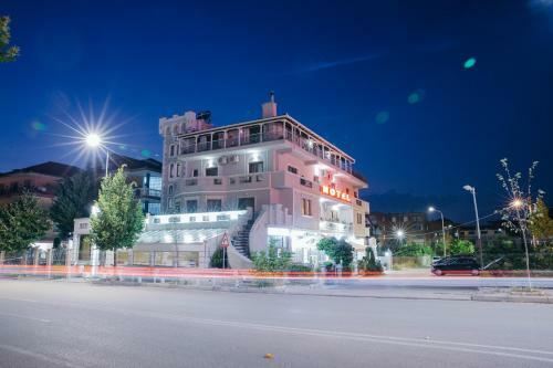 Dea Hotel 2002