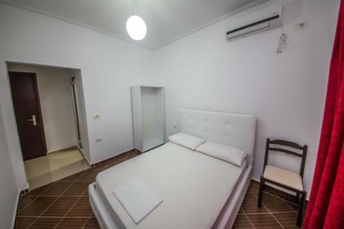 Hostal Angjeludhi Rooms