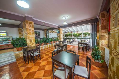 Hostal Angjeludhi Rooms