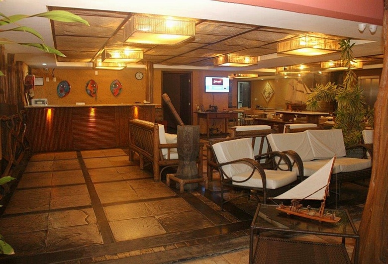 Safari Hotel