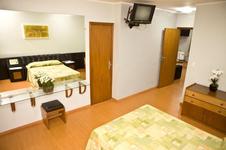 Hotel Carillon Plaza