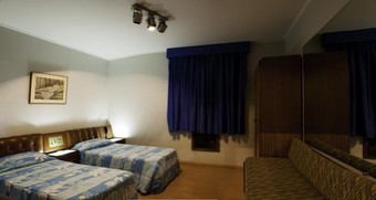 Hotel Carillon Plaza