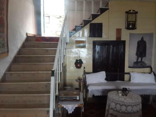 Hostal Traditional Guesthouse Permet