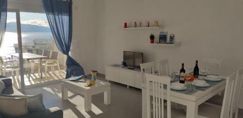 Veranda Sea View Apartment
