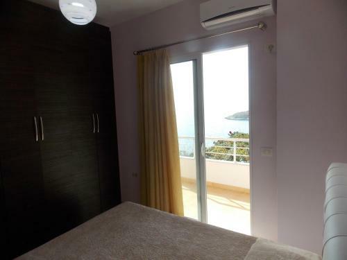 Joni Beach Apartments