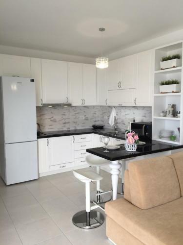 Diamond Sofia Apartment White Residence Luxury