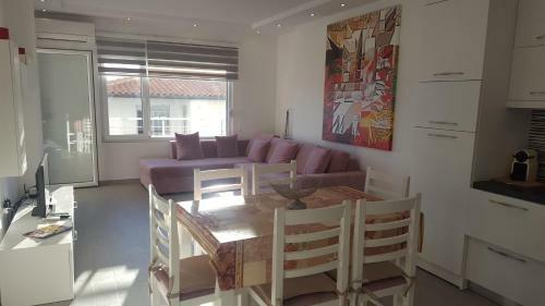 Rose Sea View Apartment