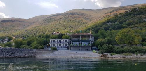 Hotel Balani Bar Restorant