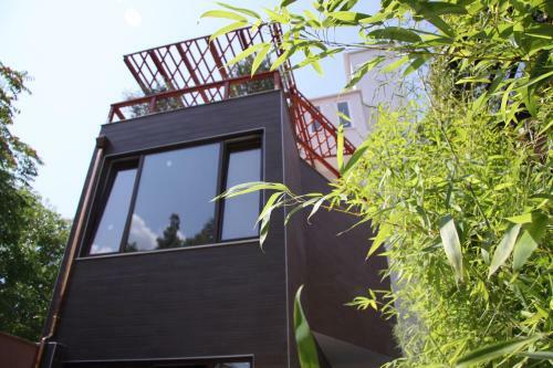 Art Hostel & Apartments