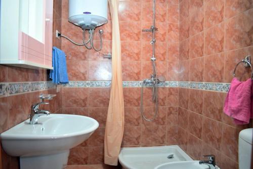 City Center Apartment - 628