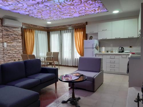 Alindro City Center Apartment 3