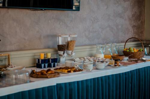 As Tirana Hotel & Symposivm Restaurant