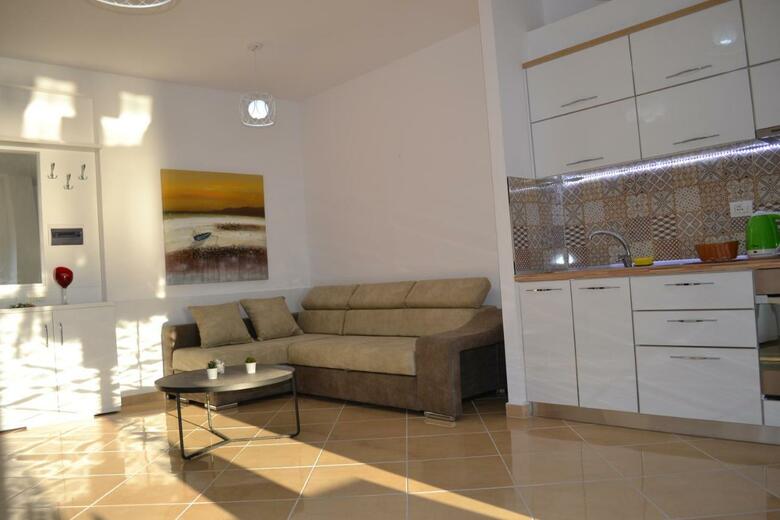Seaview Penthouse 2 Bedrooms Apartment & Box Garage
