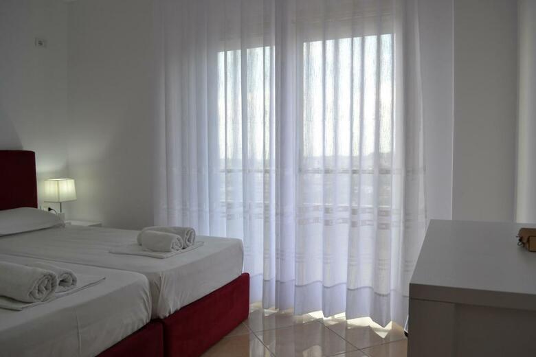 Seaview Penthouse 2 Bedrooms Apartment & Box Garage